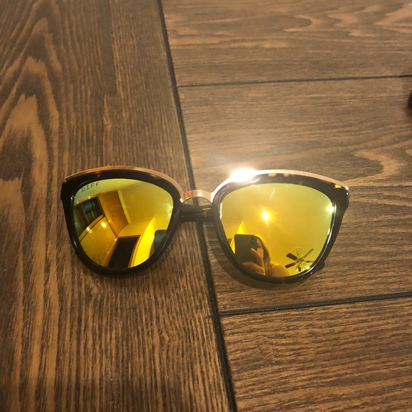 Diff Eyewear Accessories - DIFF Tortoise Sunglasses: Rose Style